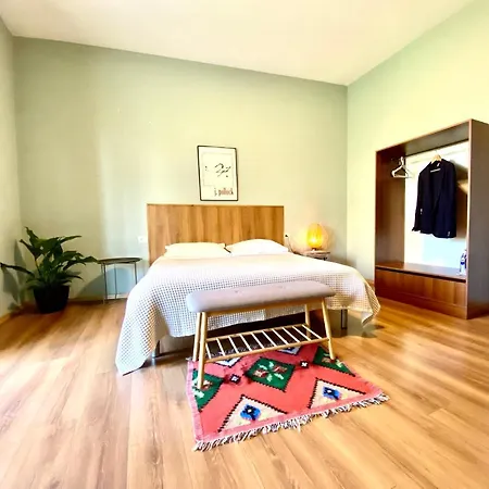 Experience, Authentic In The Heart Of Old Apartment *