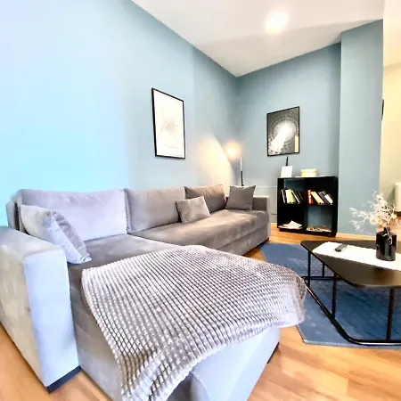 Experience At The New Bazaar * Tiran