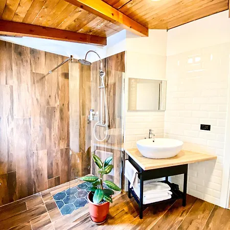 Experience, Authentic In The Heart Of Old Apartment