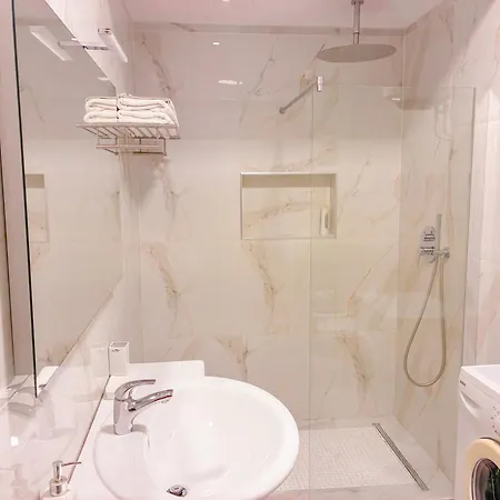 Experience At The New Bazaar דירה *