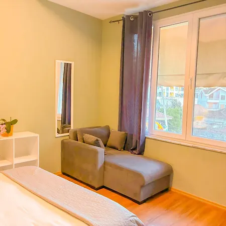 Experience At The New Bazaar דירה