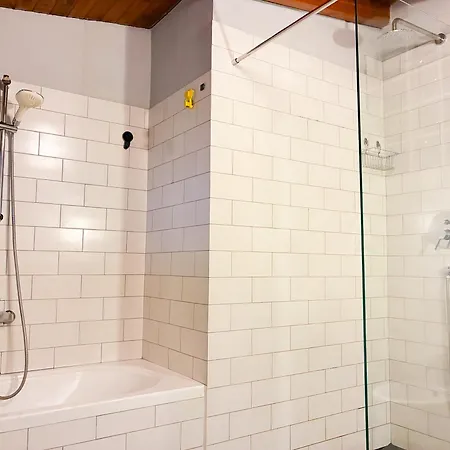 Experience At The New Bazaar טיראנה